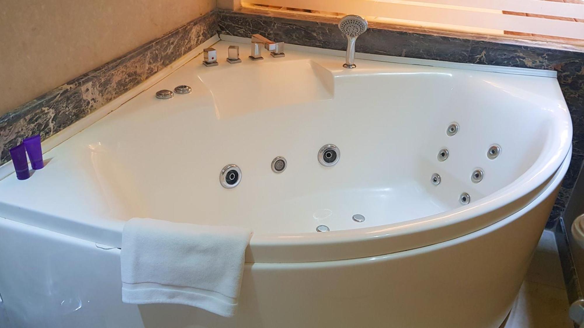 Hotel Xperience Джуния Екстериор снимка