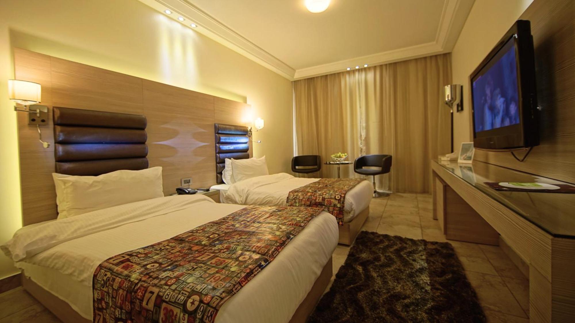 Hotel Xperience Джуния Екстериор снимка