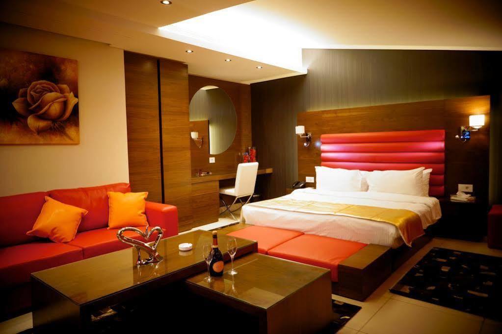 Hotel Xperience Джуния Екстериор снимка